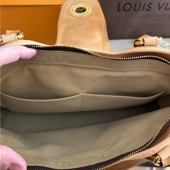 🔥LOUIS VUITTON BOETIE GM MNG, EXCELLENT CNDT, AUTHENTIC - Picture 11 of 15